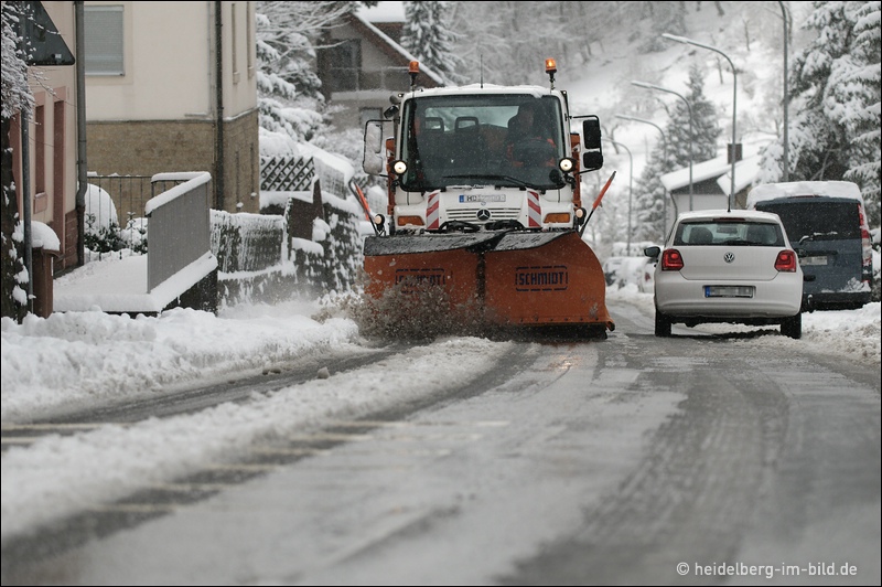 Wenige Meter talabwärts: Schnee verwandelt sich in Matsch